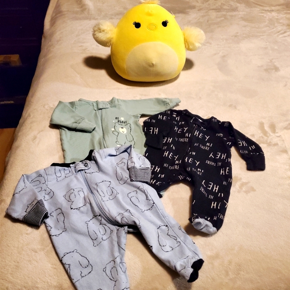 Gerber sleepers with hand flaps.